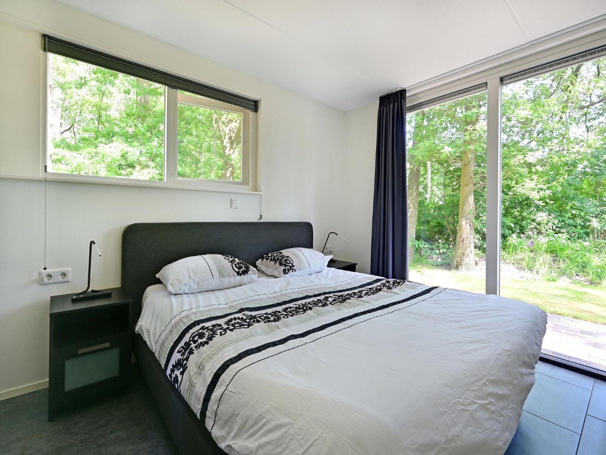Chalet With Gorgeous View Of The Natural Surroundings Weerselo Exterior photo