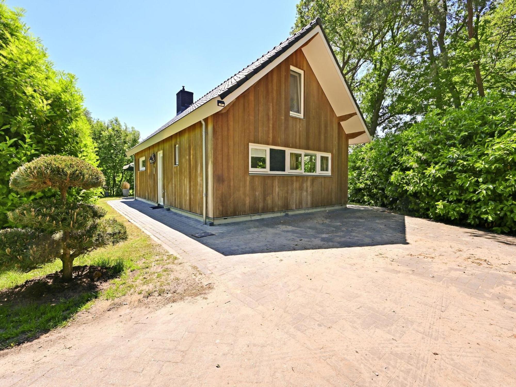 Chalet With Gorgeous View Of The Natural Surroundings Weerselo Exterior photo